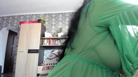 Snapshot of kellymorgan_ chatting on 10.30.25 Monday - Friday 08 am - 3 pm GMT 3 online show from 10.30.25