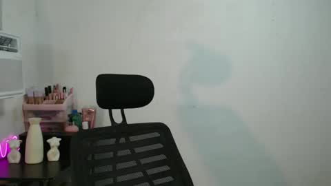 Snapshot of kellys_hot_assxx chatting on 05.10.26 KELLY MCDOLEN online show from 05.10.26