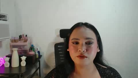 Snapshot of kellys_hot_assxx chatting on 05.16.26 KELLY MCDOLEN online show from 05.16.26