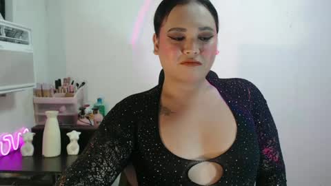 Snapshot of kellys_hot_assxx chatting on 05.22.26 KELLY MCDOLEN online show from 05.22.26