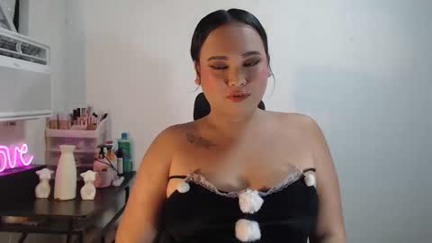 Snapshot of kellys_hot_assxx chatting on 05.27.26 KELLY MCDOLEN online show from 05.27.26