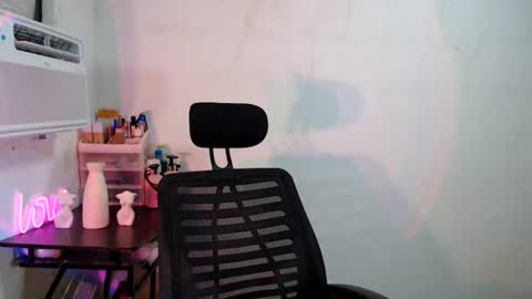 KELLY MCDOLEN online show from 07.25.26