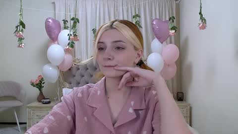 Kelly Stoneys online show from 02.18.25