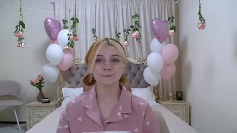 Kelly Stoneys online show from 02.19.25