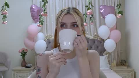 Kelly Stoneys online show from 03.07.25