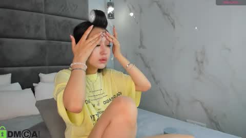 Snapshot of kellyy_bern chatting on 09.20.25 kellyy_bern online show from 09.20.25