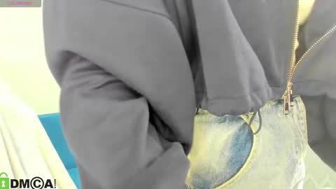 Snapshot of kellyy_bern chatting on 10.05.25 kellyy_bern online show from 10.05.25