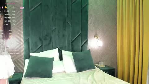 Snapshot of kellyy_bern chatting on 10.18.25 kellyy_bern online show from 10.18.25