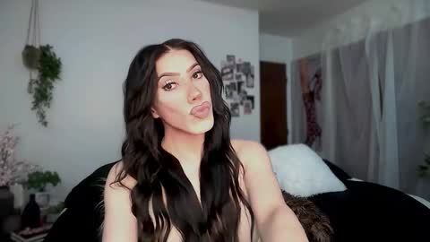 Snapshot of kelsdontstop chatting on 03.03.26 Kelsi online show from 03.03.26