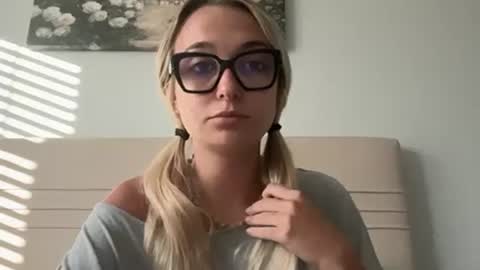 Kelsey Blu online show from 04.17.26