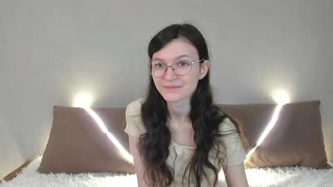 Kelsirabenold online show from 04.15.26