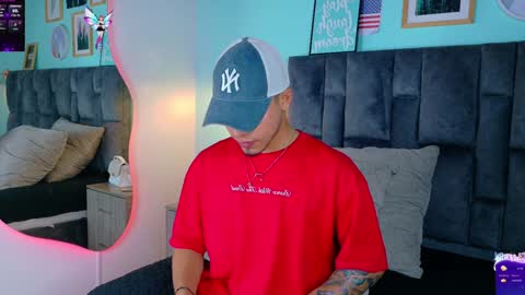 Snapshot of ken_boy_ chatting on 02.02.25 online show from 02.02.25