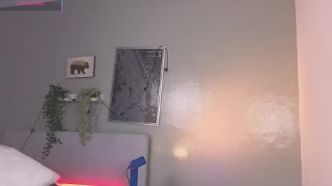 Snapshot of ken_boy_ chatting on 09.22.25 online show from 09.22.25