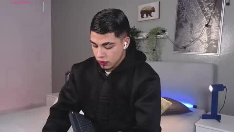 Snapshot of ken_boy_ chatting on 09.26.25 online show from 09.26.25