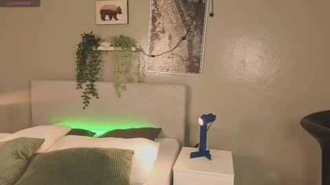 Snapshot of ken_boy_ chatting on 10.06.25 online show from 10.06.25