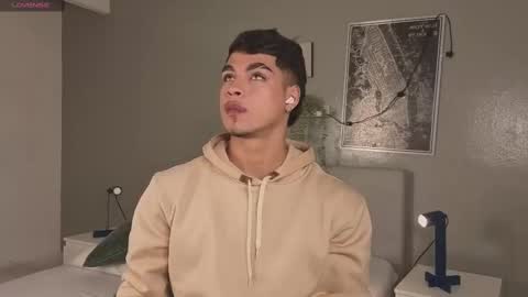 Snapshot of ken_boy_ chatting on 10.07.25 online show from 10.07.25