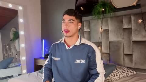 Snapshot of ken_boy_ chatting on 10.09.25 online show from 10.09.25