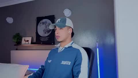 Snapshot of ken_boy_ chatting on 10.13.25 online show from 10.13.25