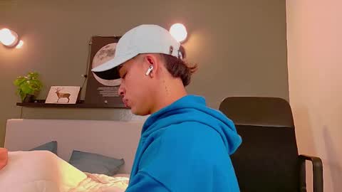 Snapshot of ken_boy_ chatting on 10.20.25 online show from 10.20.25