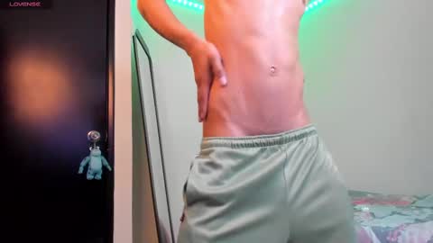 Snapshot of kenan_2601 chatting on 10.21.25 kenan 2601 online show from 10.21.25