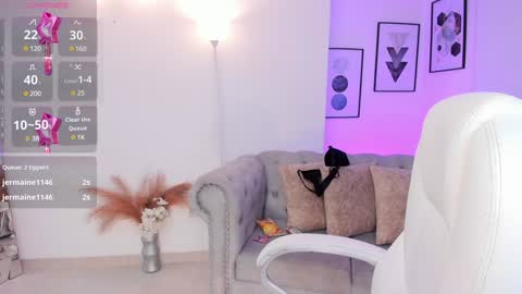 Snapshot of kendaall_jenner chatting on 12.10.24 Kendall Jenner online show from 12.10.24