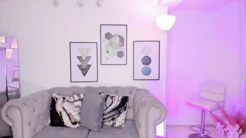 Snapshot of kendaall_jenner chatting on 01.30.25 Kendall Jenner online show from 01.30.25