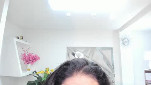 Snapshot of kendaall_jenner chatting on 02.01.25 Kendall Jenner online show from 02.01.25