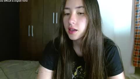 Snapshot of kendal_di chatting on 03.10.25 kendal_di online show from 03.10.25