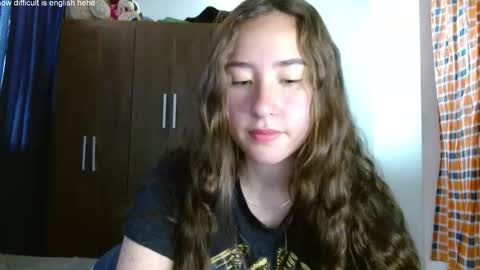 Snapshot of kendal_di chatting on 10.14.25 kendal_di online show from 10.14.25