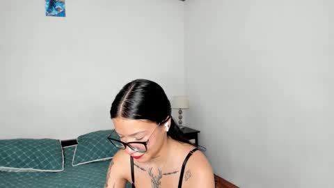 Kendal online show from 11.24.25