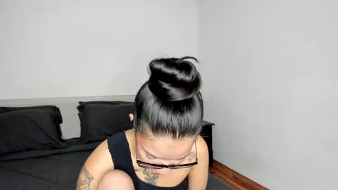 Kendal online show from 04.14.26