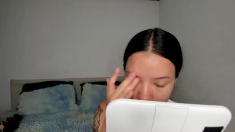 Snapshot of kendalgrey01 chatting on 06.15.26 Kendal online show from 06.15.26