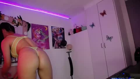 Snapshot of kendall_777 chatting on 12.19.24 kendall INSTAGRAM alice vargas04 online show from 12.19.24