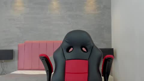 kendall_roous online show from 10.15.25