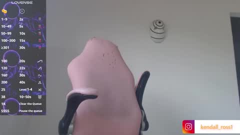 Snapshot of kendall_ros chatting on 11.09.25 kendall ross online show from 11.09.25