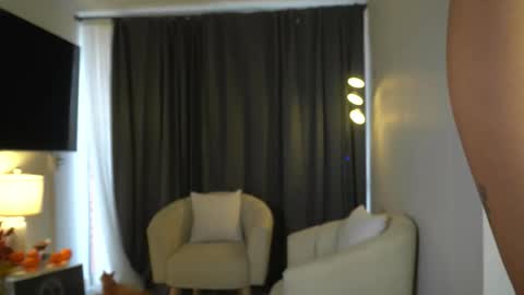 Snapshot of kendall_ruiiz chatting on 10.17.25 Andrea online show from 10.17.25