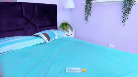 Snapshot of kendallbleer chatting on 02.14.25 kendallbleer online show from 02.14.25