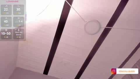 Snapshot of kendallbleer chatting on 09.19.25 kendallbleer online show from 09.19.25