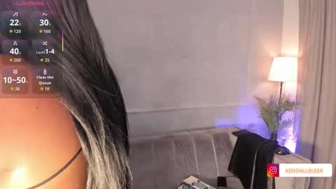 Snapshot of kendallbleer chatting on 10.16.25 kendallbleer online show from 10.16.25