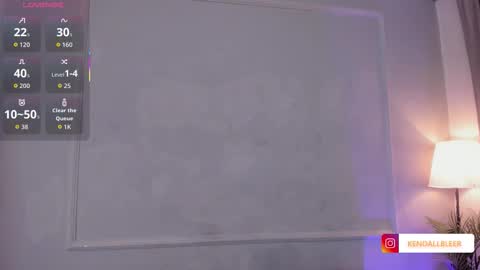 Snapshot of kendallbleer chatting on 10.21.25 kendallbleer online show from 10.21.25