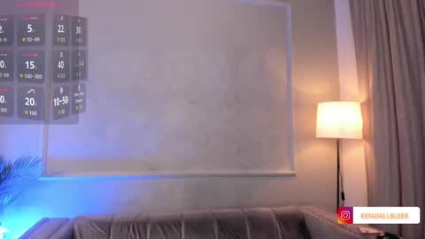 Snapshot of kendallbleer chatting on 10.28.25 kendallbleer online show from 10.28.25