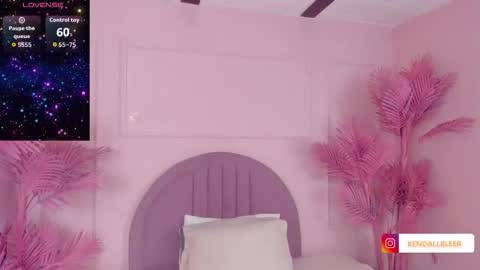 Snapshot of kendallbleer chatting on 11.02.25 kendallbleer online show from 11.02.25