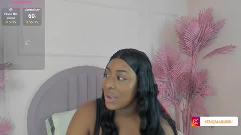 Snapshot of kendallbleer chatting on 11.04.25 kendallbleer online show from 11.04.25