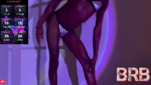 Snapshot of kendallgil chatting on 10.29.25 kendallgil online show from 10.29.25