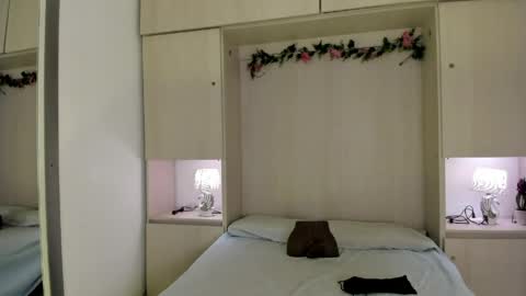 Kendal online show from 04.19.26