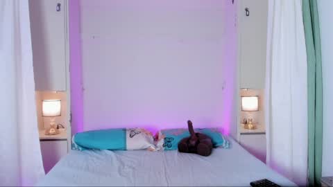 Kendal online show from 04.21.26