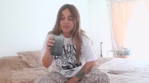 Snapshot of kendalltyler chatting on 03.03.25 kendall online show from 03.03.25