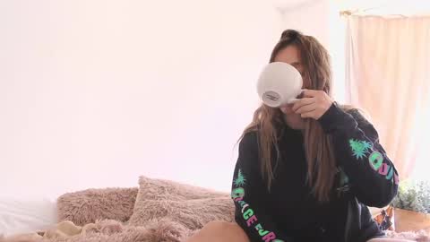 Snapshot of kendalltyler chatting on 03.10.25 kendall online show from 03.10.25