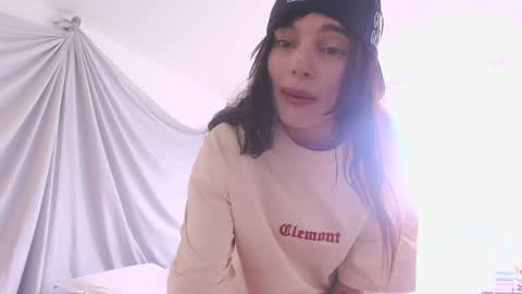 Snapshot of kendalltyler chatting on 09.10.25 kendall online show from 09.10.25