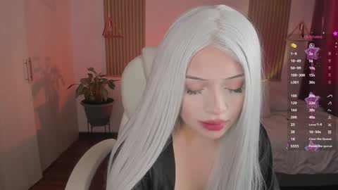 Snapshot of kendallwett chatting on 10.13.25 Kendall online show from 10.13.25